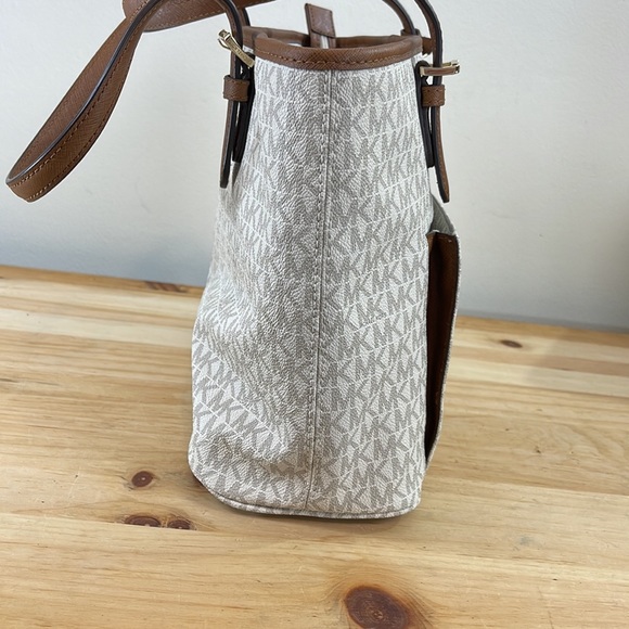 Michael Kors Brown and Cream Shoulder Bag - Picture 5 of 13